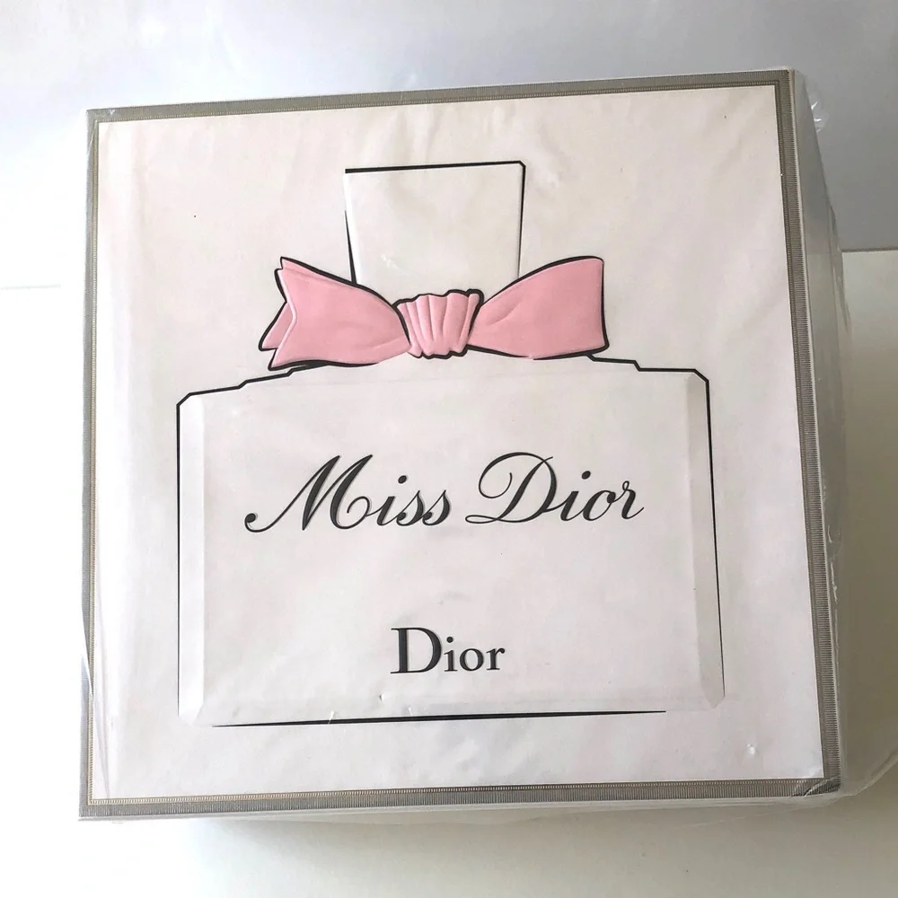 Miss Dior Gift Box - Picture 2 of 4